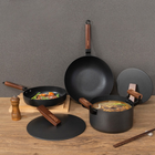 Conjunto de 2 Ollas y 1 Sartén Antiadherente en Acero Inoxidable con Mangos de Madera